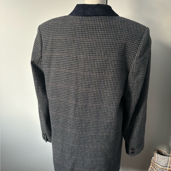 Vintage Oversized Navy Velvet Collar Blazer - Picture 2 of 4